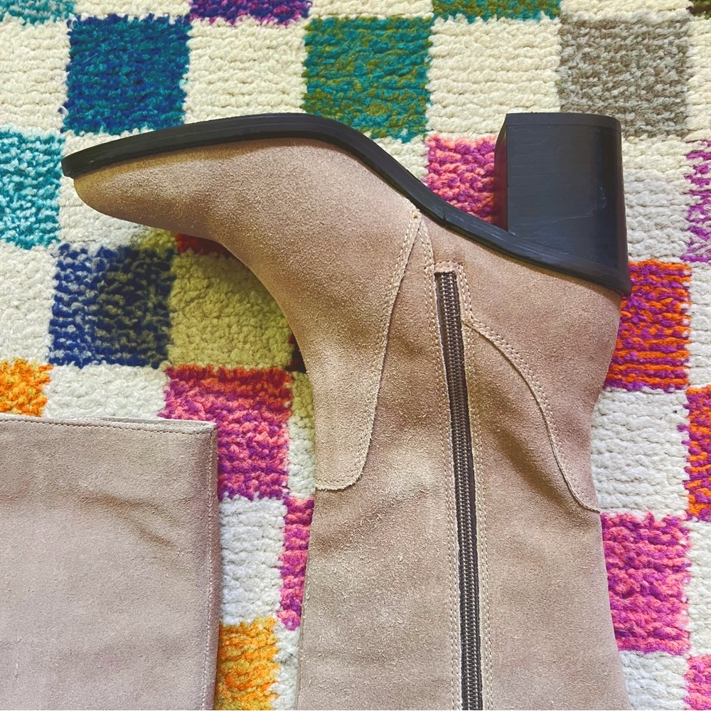 Seychelles Element Knee High Tall Boot, Genuine Suede Leather in Taupe size 6 - Picture 11 of 12